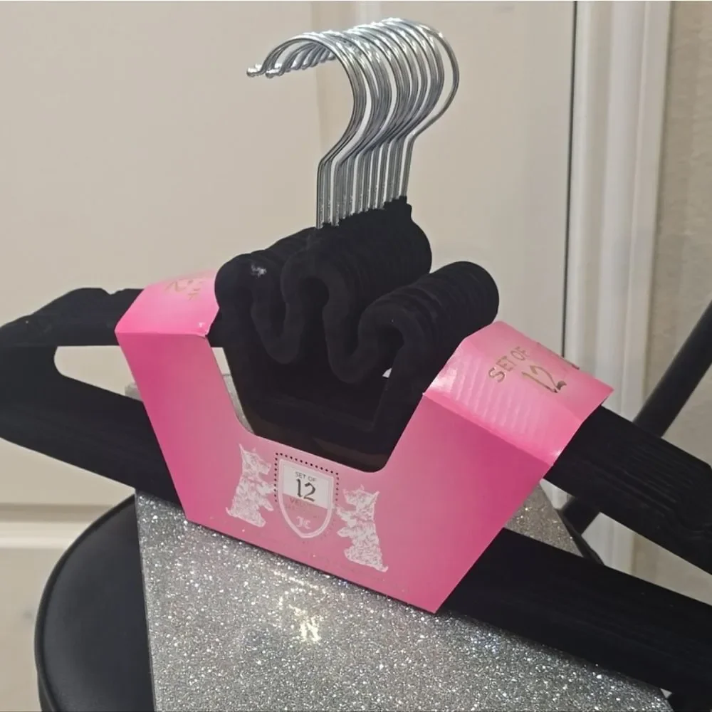 Juicy‎ Couture Home Nontched Shoulder Set Of 12 Velvet Crown Hangers- Black